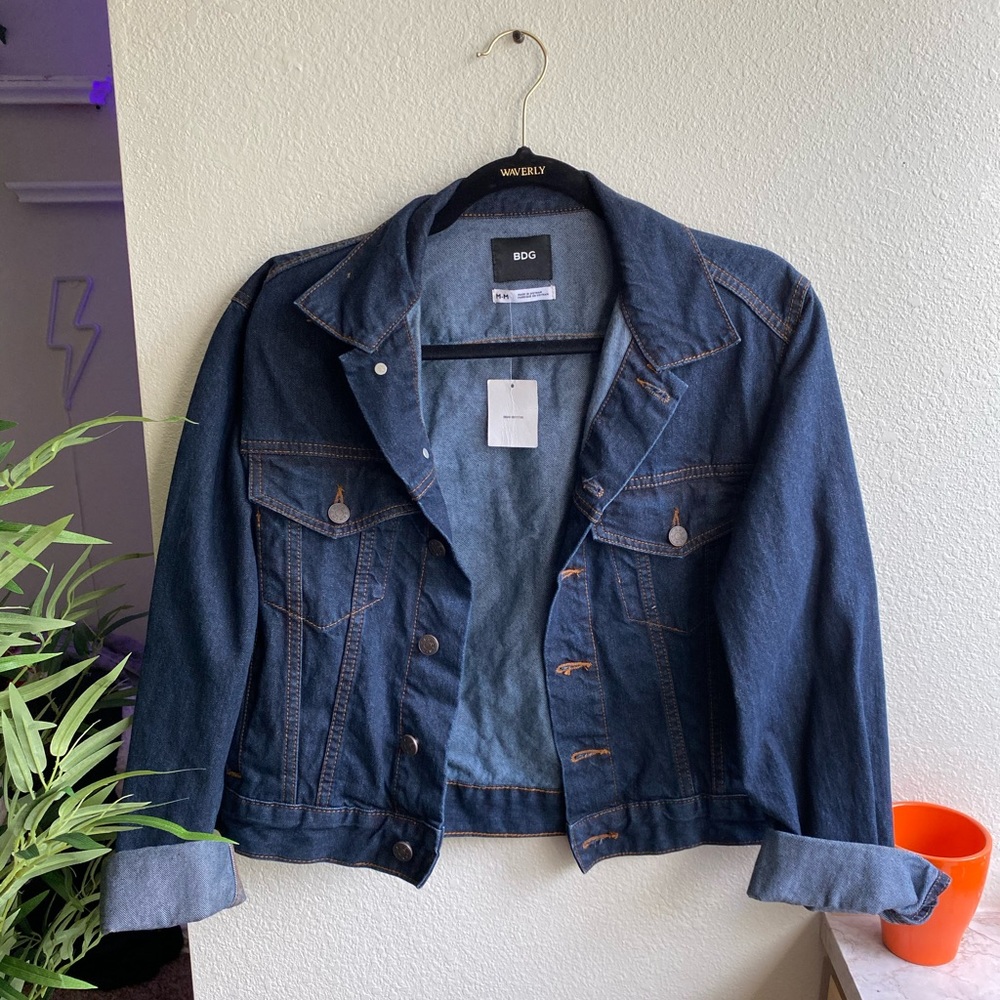 Urban Outfitters BDG cropped denim jacket 💫